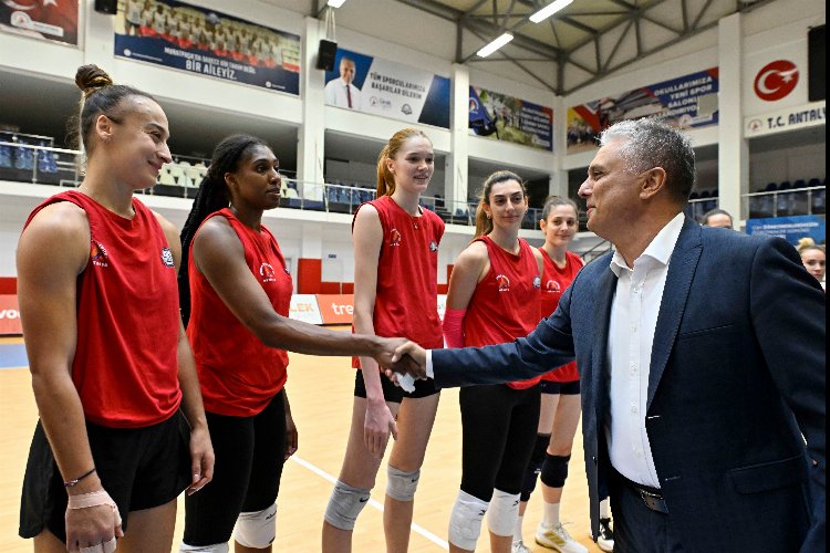 Muratpaşa'nın Sultanları'na Başkan Uysal'dan ziyaret -