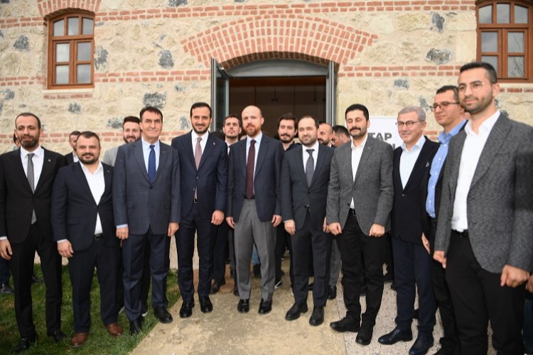 Mustafa Dündar TÜGVA'da öğrencilerle buluştu -