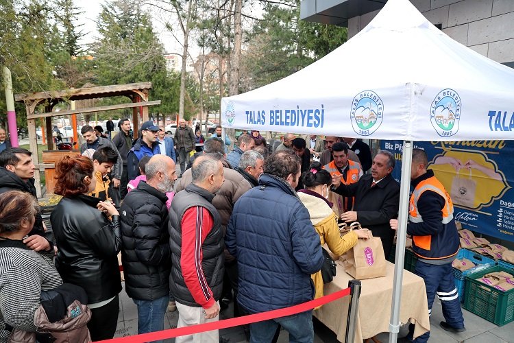 Mustafa Yalçın mutfakta hünerlerini sergiledi -