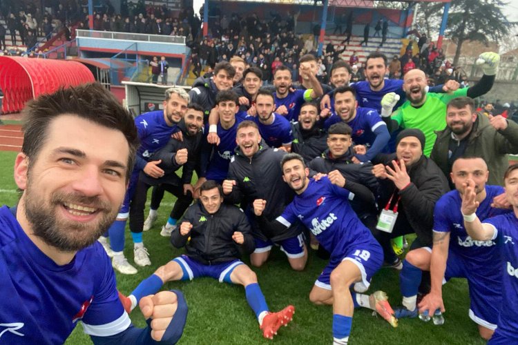 Mustafakemalpaşaspor şampiyonluğu ilan etti -
