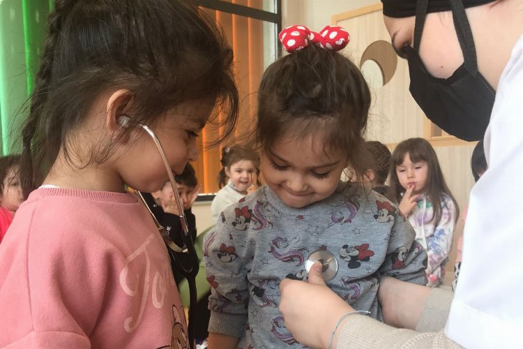 Çınar Çocuk Evi’ndeki minikler hemşirelik mesleğini öğrendiler -