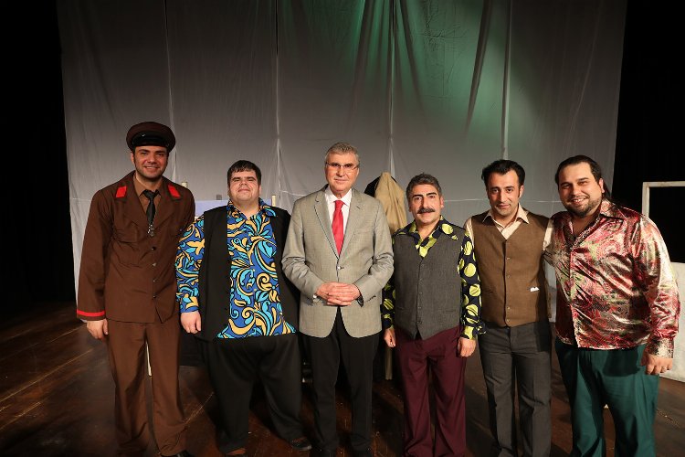 ‘Üçüncü Koğuş’ oyununa izleyicilerden tam not -