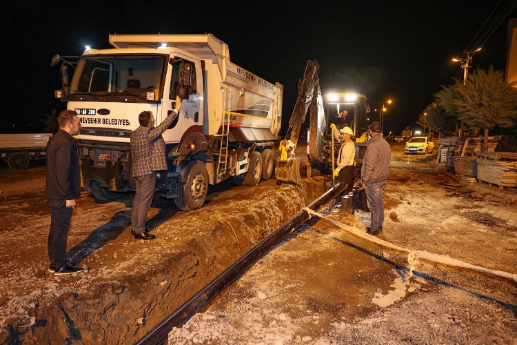 Nevşehir'de işçilere başkandan tatlı ikramı -