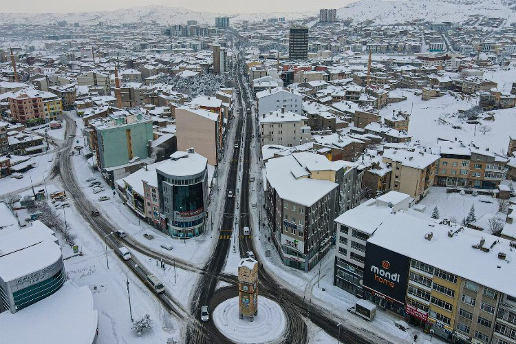 Nevşehir'de kar kalındığı 44 cm'ye yükseldi -