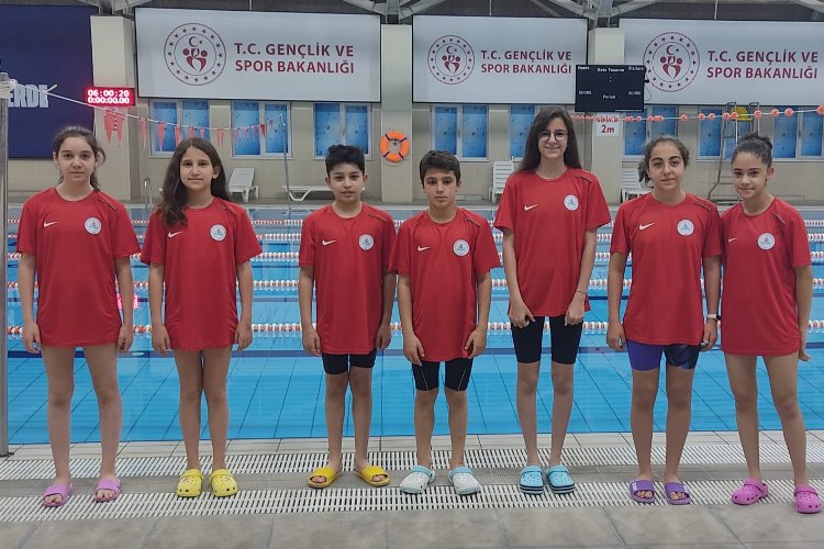 Nevşehir'in yüzücüleri, 'Açık Yaş Seviye Tespit Yarışları'na katıldı 