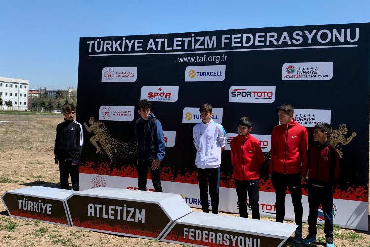 Nevşehirli atletlerden madalya başarısı -
