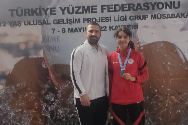 Nevşehirli yüzücüler Kayseri'de madalyalarla döndü -