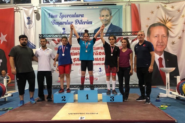 Nevşehir Belediyesi'nden çifte şampiyonluk -
