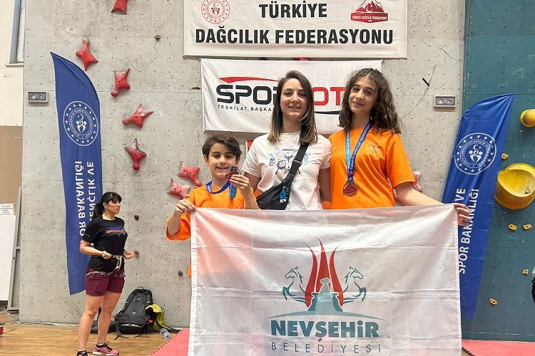 Nevşehir Belediyespor'dan iki Türkiye ikinciliği -