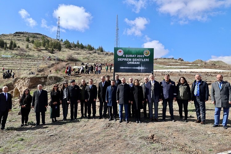 Nevşehir'de deprem şehitlerine hatıra ormanı -