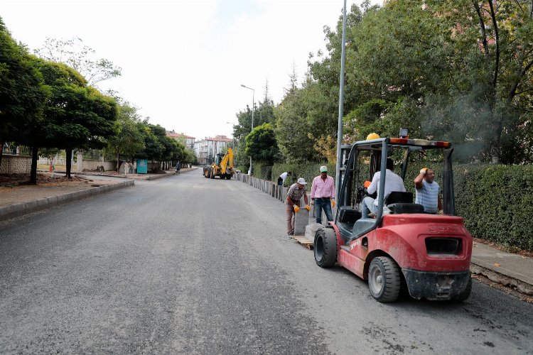 Nevşehir'de sıra yaya kaldırımlarında -