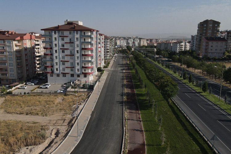 Nevşehir'de Vatan Caddesi'ne asfalt serimi -
