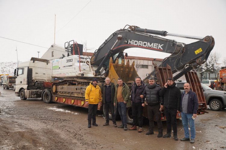 Nevşehir'den deprem bölgesine 2 iş makinesi -