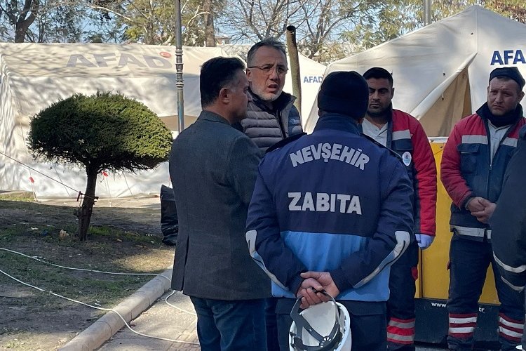 Nevşehir depremzedelerin yaralarını sarıyor -