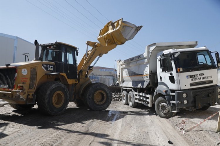 Nevşehir Sanayi Bölgesi'nde asfalt çalışması -