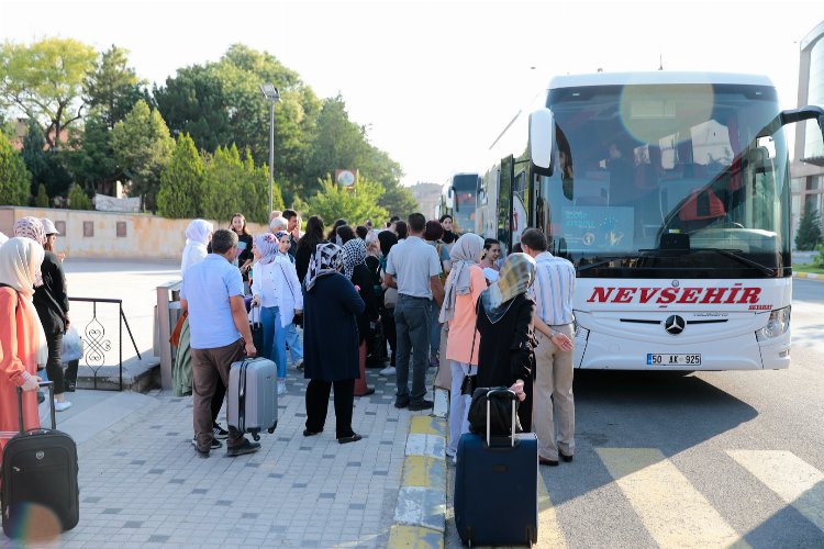 Nevşehirli gençler kamplara uğurlandı -