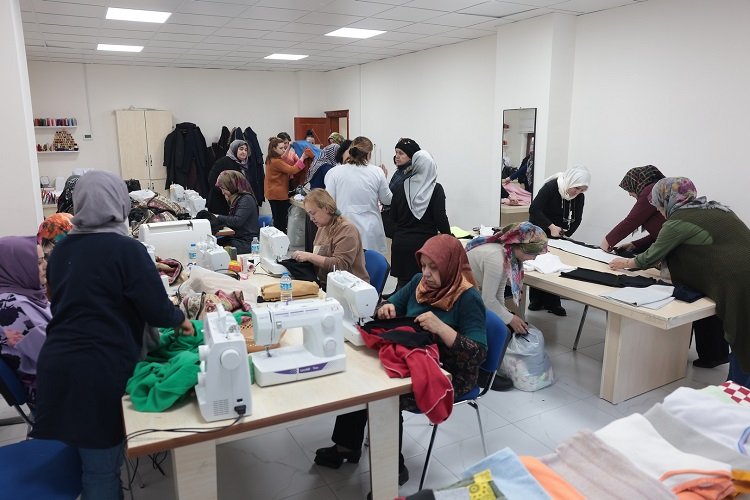 Nevşehirli kadınlardan deprem seferberliği -