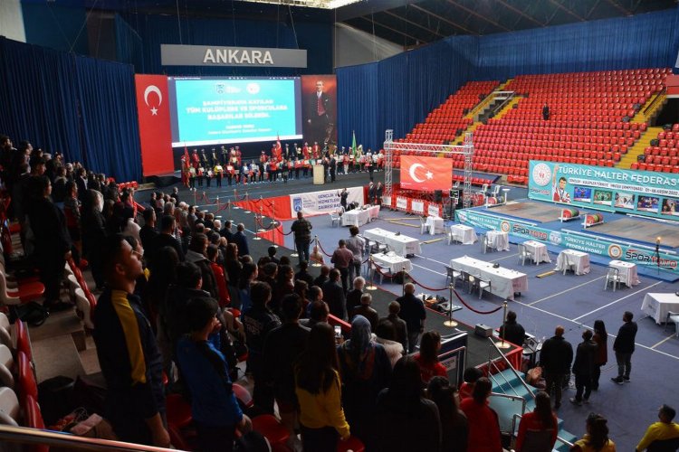 Nevşehirli milli halterci kürsü yaptı -