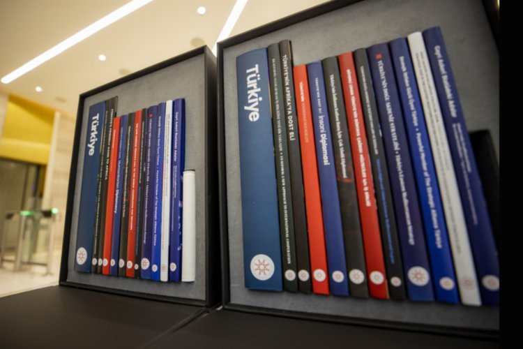 New York’ta İletişim'in 'Türkiye' kitabı tanıtıldı -