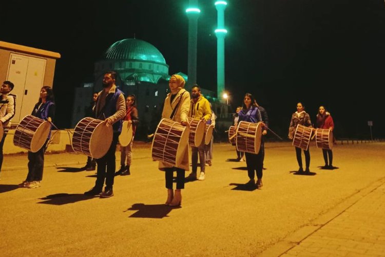 Niğde'de 10 bin öğrenciye sahur eğlencesi -