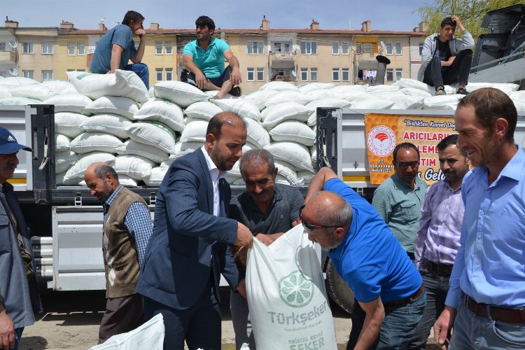 Niğde'de 327 arı üreticisine 108 ton şeker dağıtıldı -
