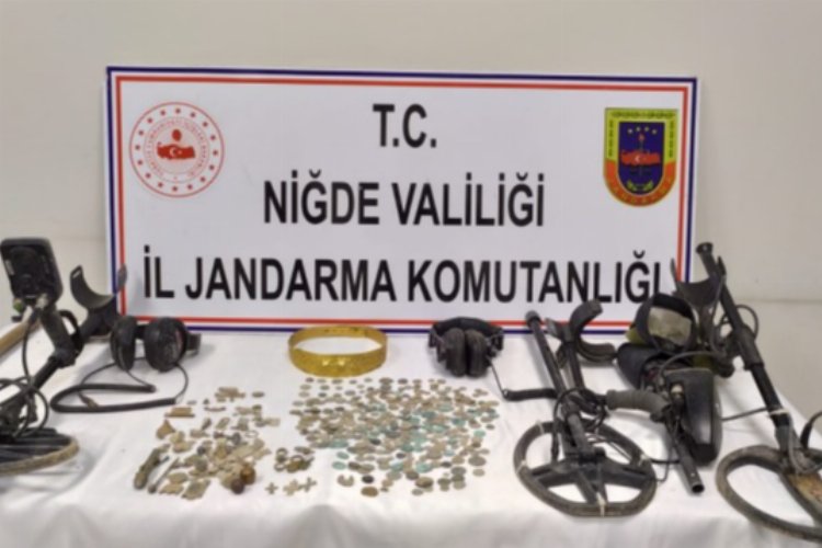 Niğde'de Bahçeli Kasabasında tarihi eser operasyonu -