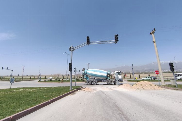 Niğde'de bağlantı yolunun gizemi 15 yıldır çözülemiyor -