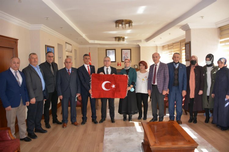 Niğde'de Şehit ve gazi aileleri Vali Şimşek'i ziyaret ettiler -