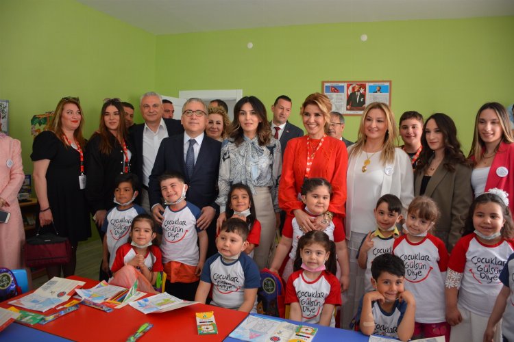 Niğde'de çocuklar Gülben ile güldü -