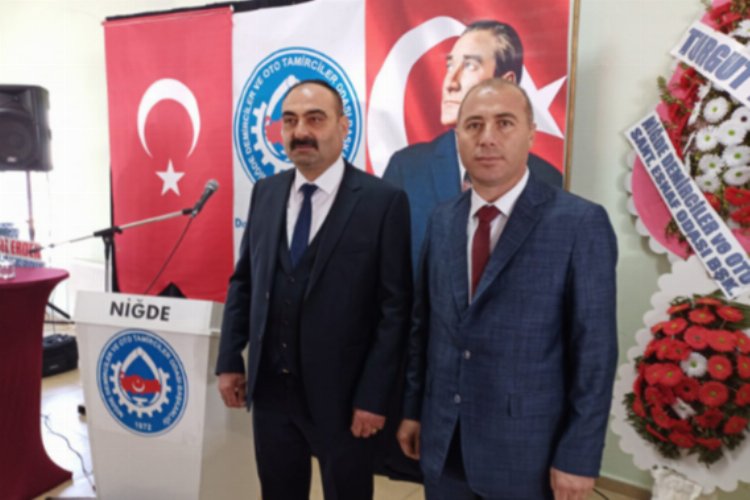 Niğde Demirciler Odası'nda bayrak değişimi -