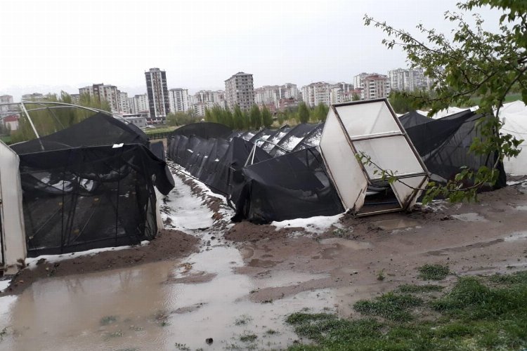 Niğde Patates Araştırma Enstitüsü seraları yağmura teslim oldu -