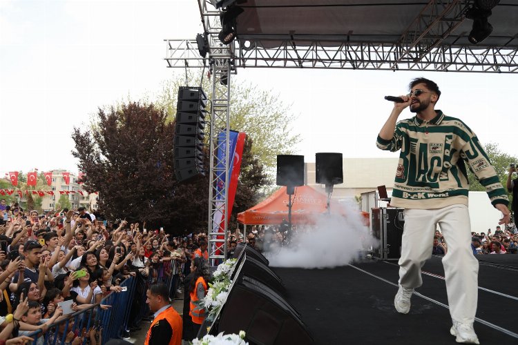 Ünlü rapçi Sefo Gaziantep'i 'Tutsak' etti! -