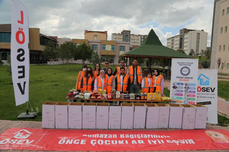 NNYÜ öğrencilerinden koli koli mutluluk -