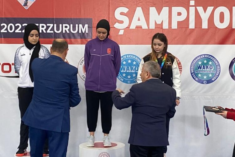 NNYÜ Türkiye Üniversiteler Kick Boks Şampiyonası'ndan madalya ile döndü -