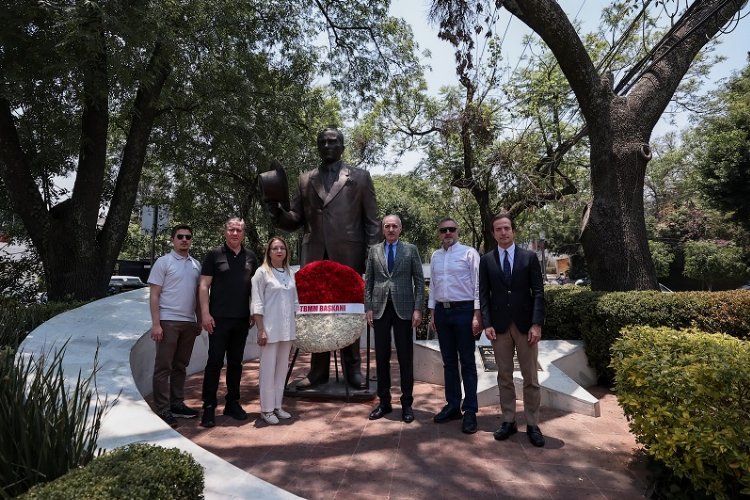 Numan Kurtulmuş'tan Meksika'daki Atatürk Anıtı'na ziyaret -