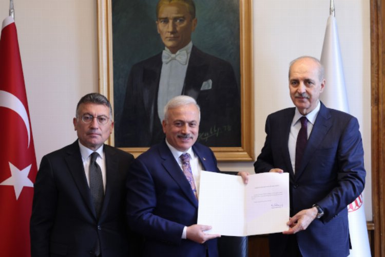 Numan Kurtulmuş TBMM'ye resmen aday -