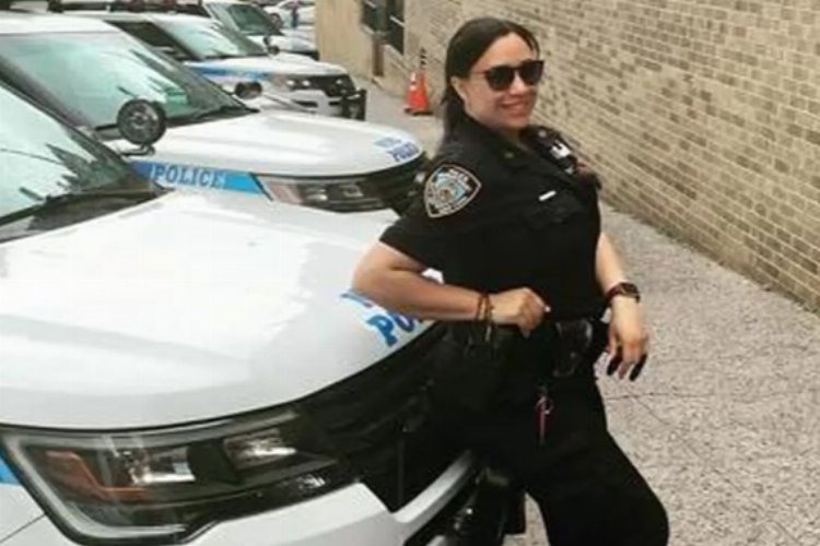NYPD'de 'uyuşturucu' skandalı... Kadın polis 'satıcılık'tan tutuklandı! -