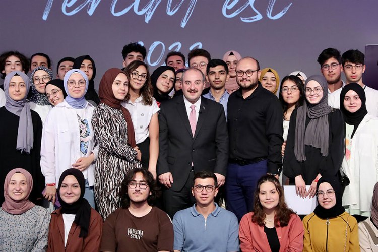 Öğrencilere Bakan Varank’tan burs müjdesi -