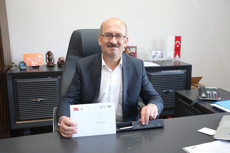 Öğretmen başkandan Öğretmenler Günü hediyesi -