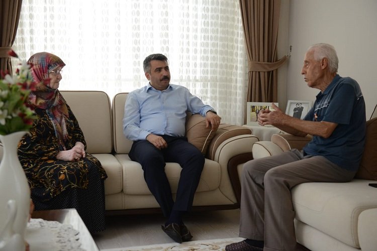 Oktay Yılmaz'dan şehit ailesine bayram ziyareti -