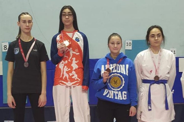 Okul Sporları'nda Çayırova'ya karatede 20 madalya -