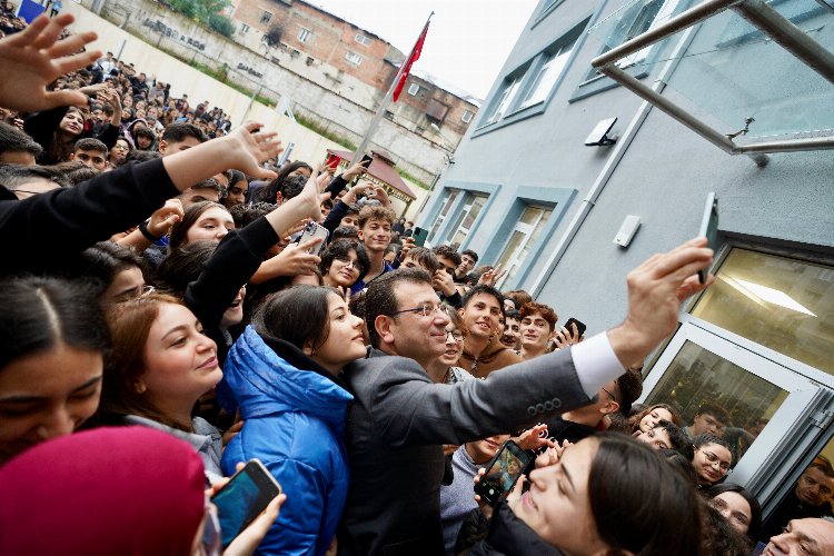 Okulda Başkan İmamoğlu coşkusu -