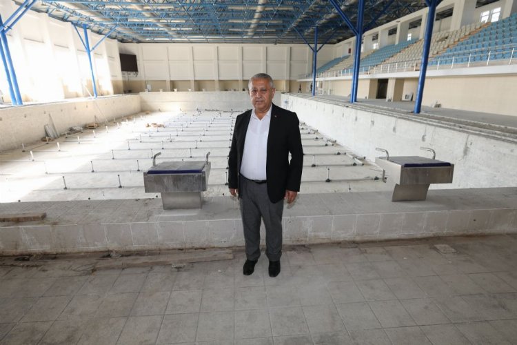 Olimpik yüzme havuzunda sona doğru -