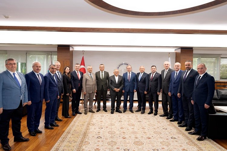 OSBÜK Heyeti'nden Büyükkılıç'a ziyaret -