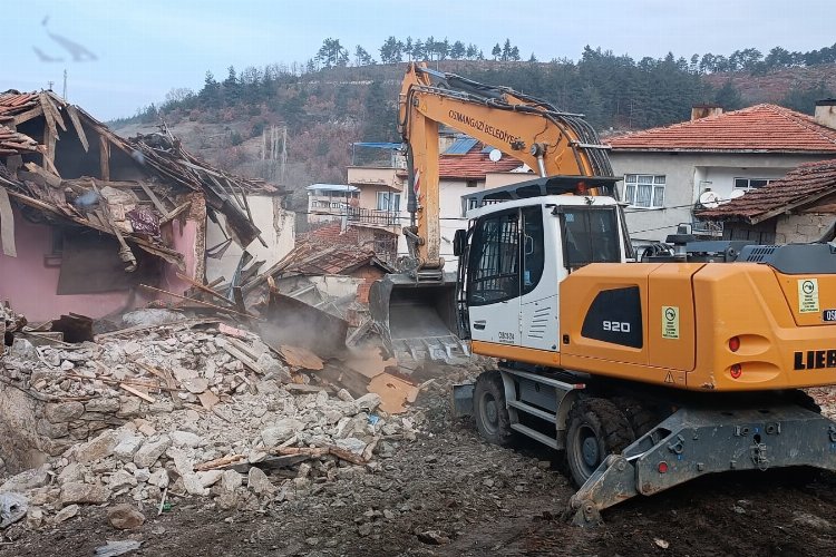 Osmangazi’de metruk binalar yıkılıyor -