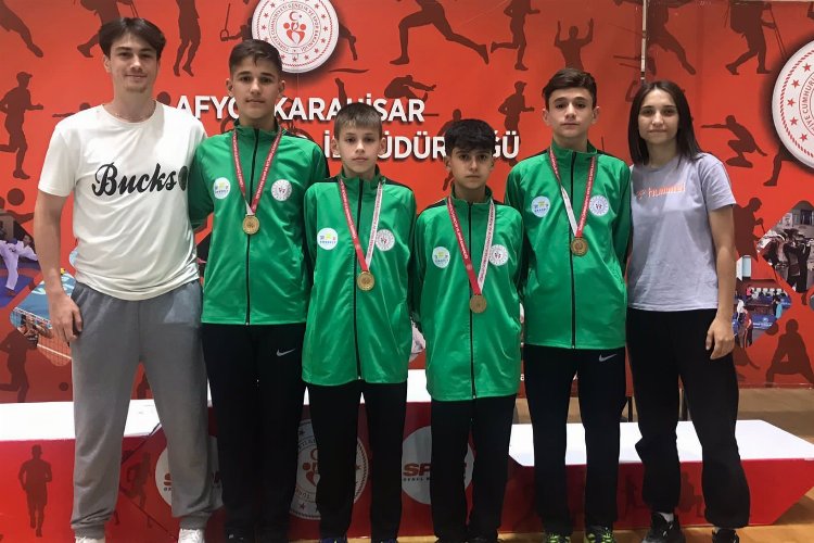 Osmangazili badmintoncular yeniden zirvede -