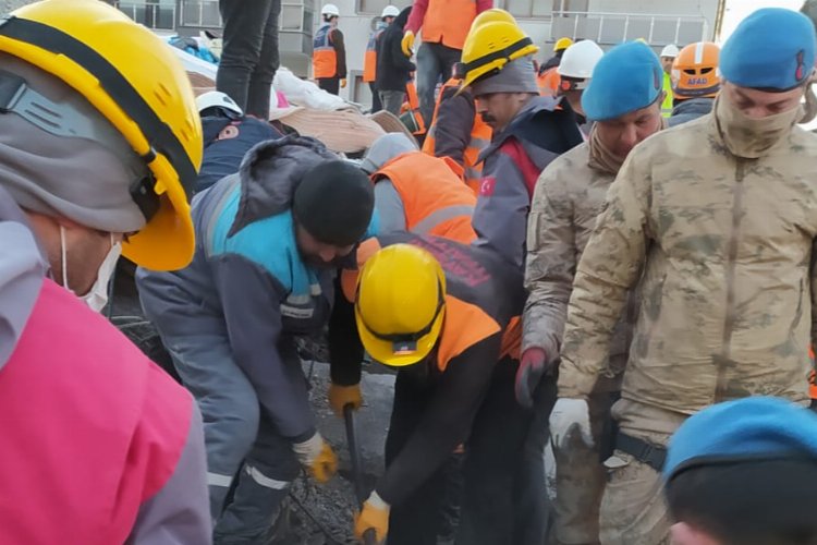 Osmaniye'de yaraları Kayseri Büyükşehir sarıyor -
