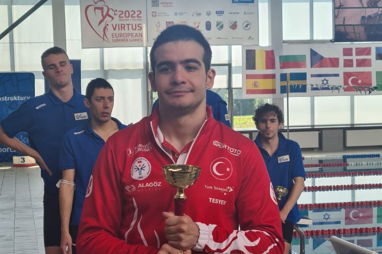 Otizmli milli yüzücü Sezgin'den 'Avrupa' başarı -