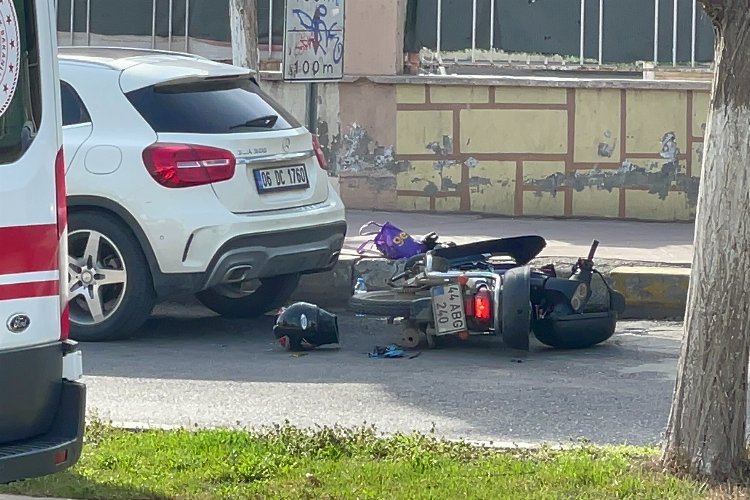 Otomobil ile motosiklet çarpıştı: 1 yaralı -