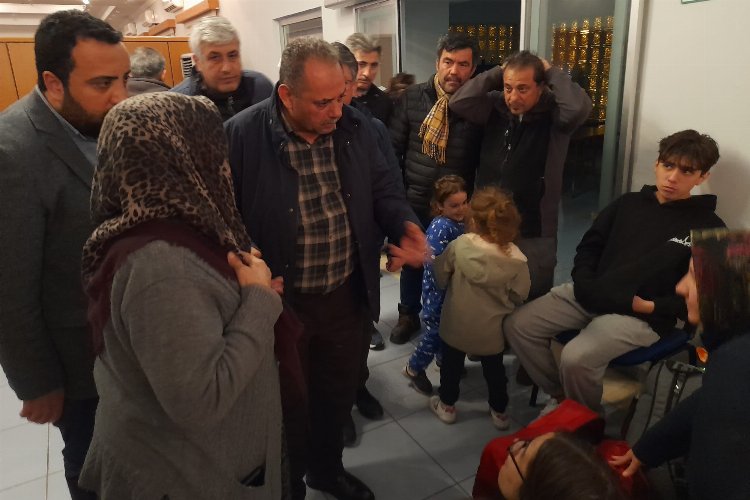 Özçelik-İş'ten depremzede üyelerine destek -